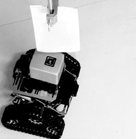 蚊の受容体を用いた匂いセンサを搭載した移動ロボットの写真