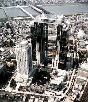 新梅田シティ梅田スカイビル(1993年・大阪府大阪市北区)